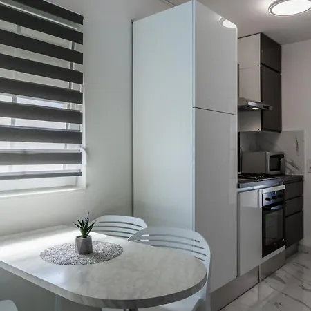 Simic By Interhome * 维尔