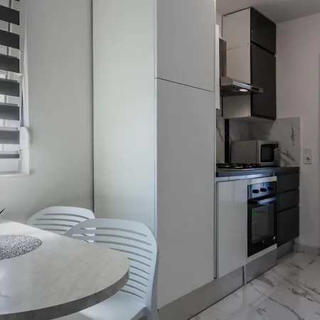 Simic By Interhome *