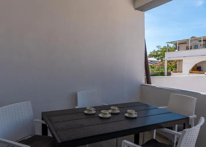 Simic By Interhome 维尔