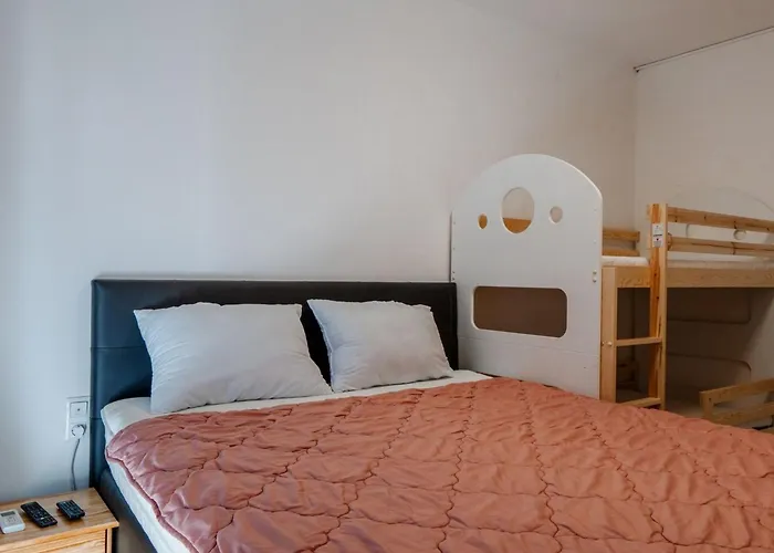 Simic By Interhome * 维尔