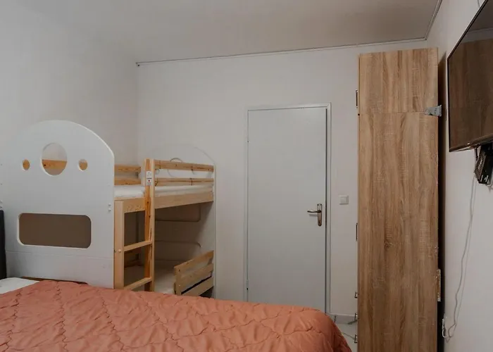 Simic By Interhome * 维尔